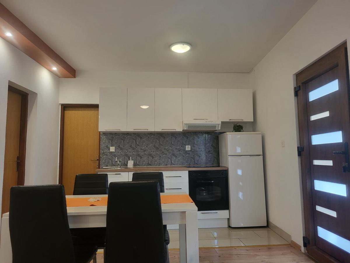 Apartments Lola Biograd Na Moru Exterior photo