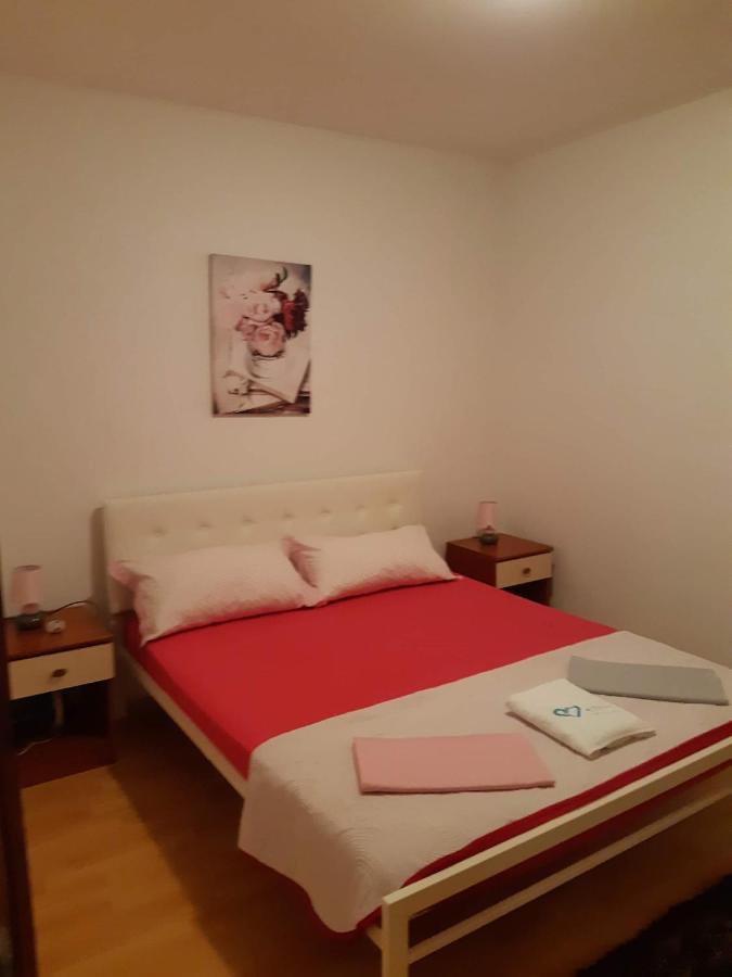 Apartments Lola Biograd Na Moru Exterior photo
