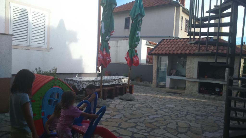 Apartments Lola Biograd Na Moru Exterior photo