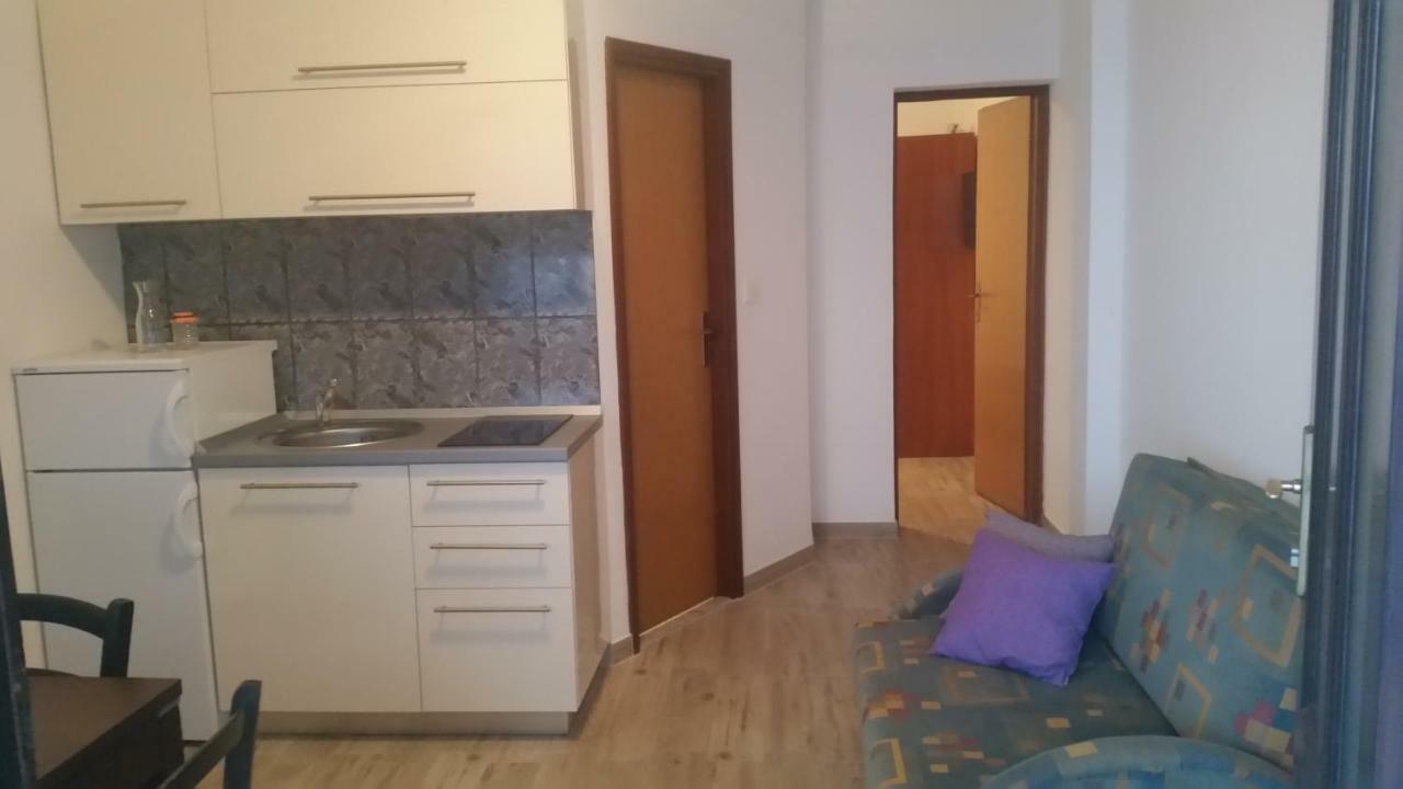 Apartments Lola Biograd Na Moru Exterior photo