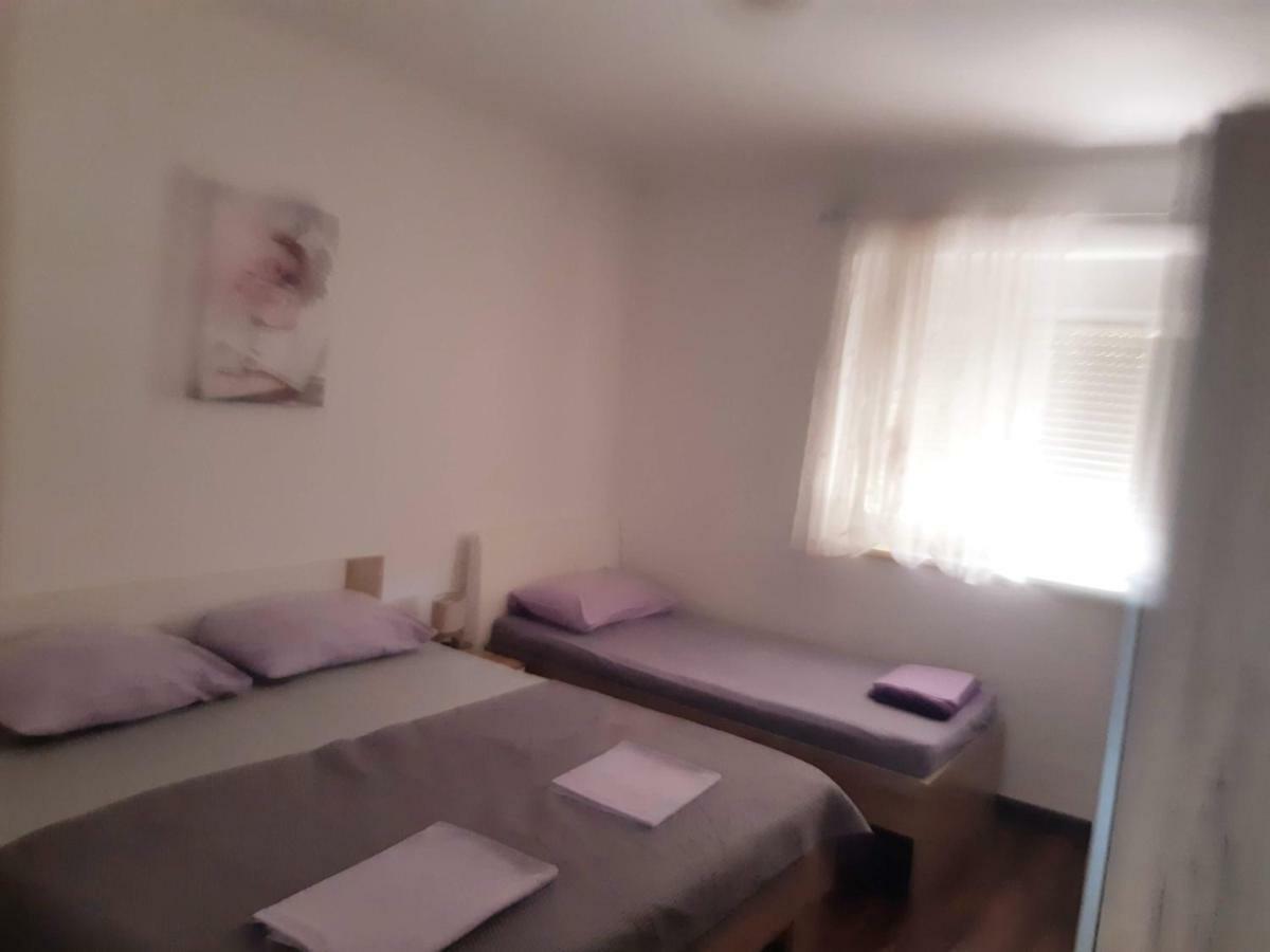 Apartments Lola Biograd Na Moru Exterior photo